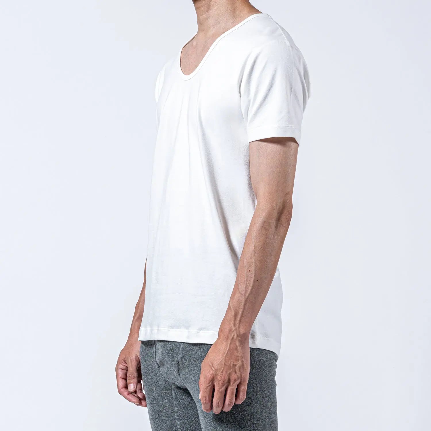 Aquascutum アクアスキュータム 和紙 半袖U首シャツ - トップス RENOWNINX ONLINE SHOP