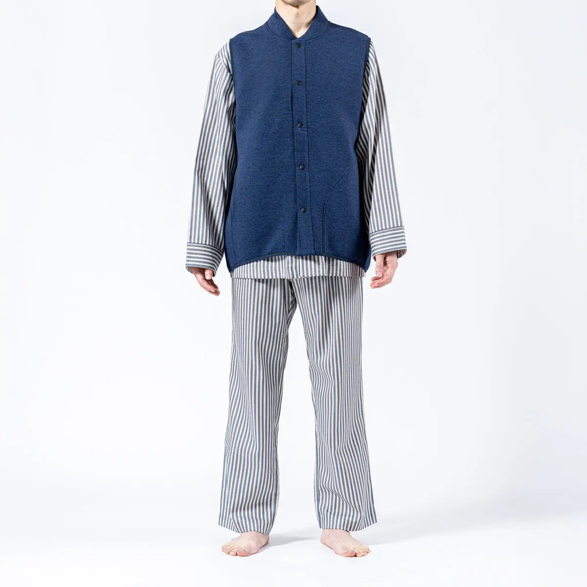 Aquascutum アクアスキュータム TR Cカードボード無地ベスト - ガウンはおりもの RENOWNINX ONLINE SHOP