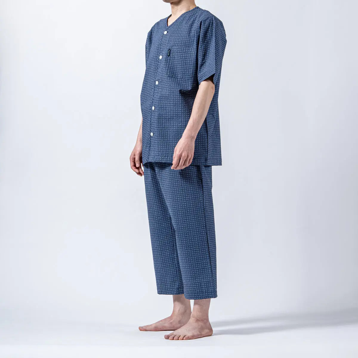 Aquascutum アクアスキュータム パジャマ 60リップルプリントアップル 半袖7分パンツ衿なしV - パジャマ RENOWNINX ONLINE SHOP