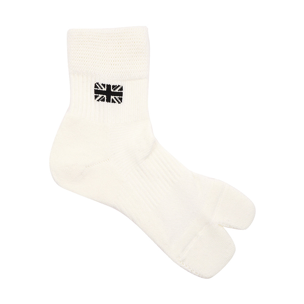 Aquascutum アクアスキュータム ニューライン ソックス ソフトくちゴム スポーツ二股 - カジュアルソックス Off White / 25-27 RENOWNINX ONLINE SHOP