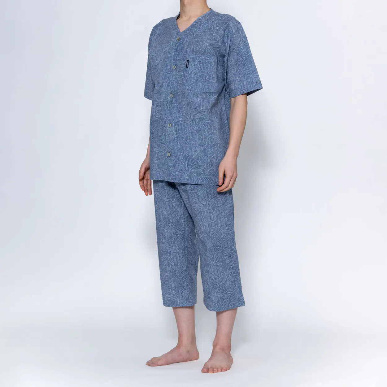 Aquascutum アクアスキュータム パジャマ 60リップルボタニカルプリント 半袖7分パンツ 衿なしV - パジャマ RENOWNINX ONLINE SHOP