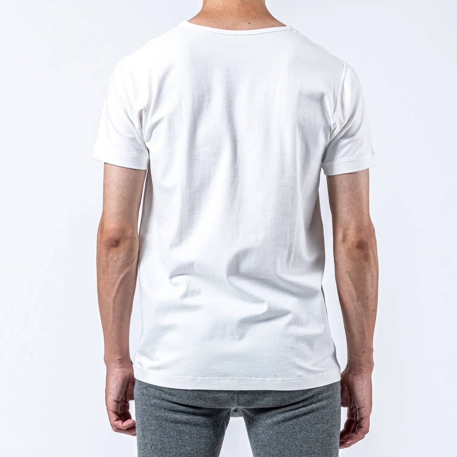 Aquascutum アクアスキュータム 和紙 半袖U首シャツ - RENOWNINX