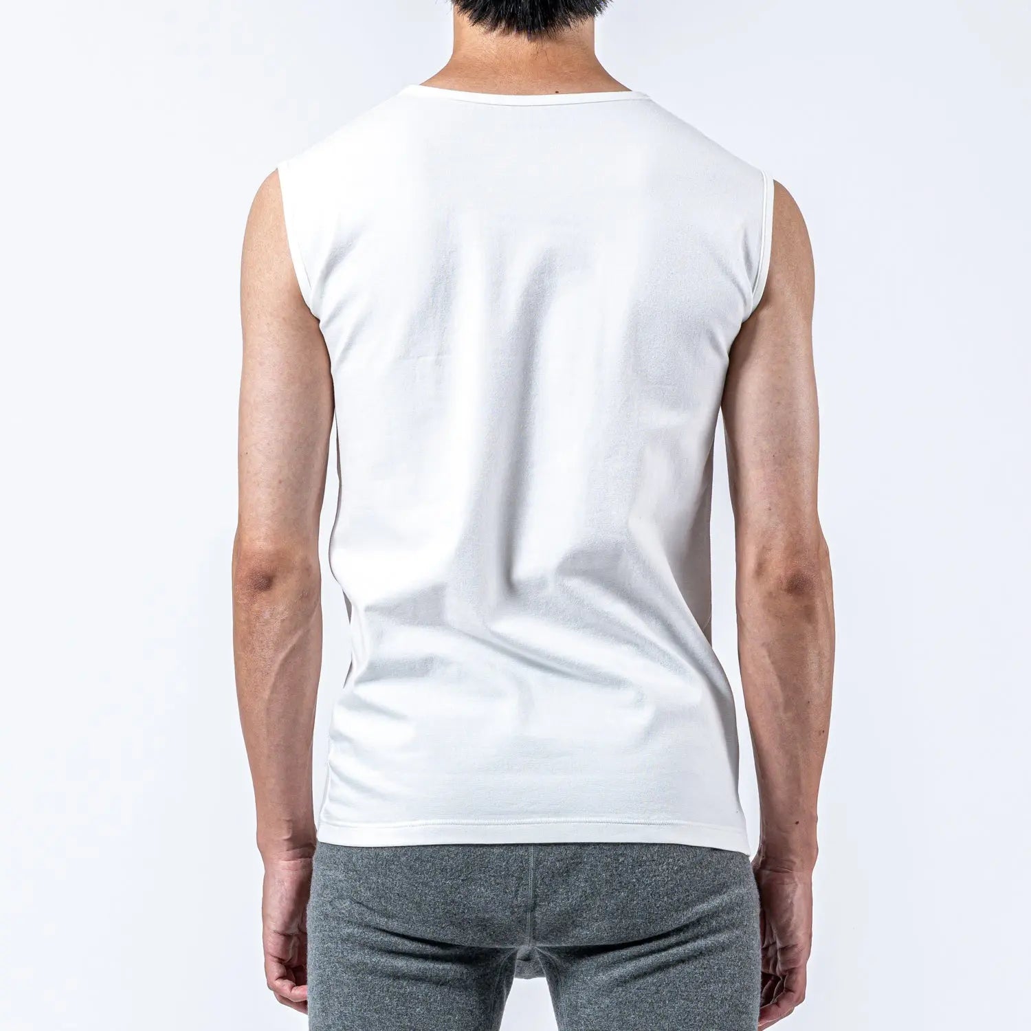 Aquascutum アクアスキュータム 和紙 U首スリーブレスシャツ - トップス  RENOWNINX ONLINE SHOP