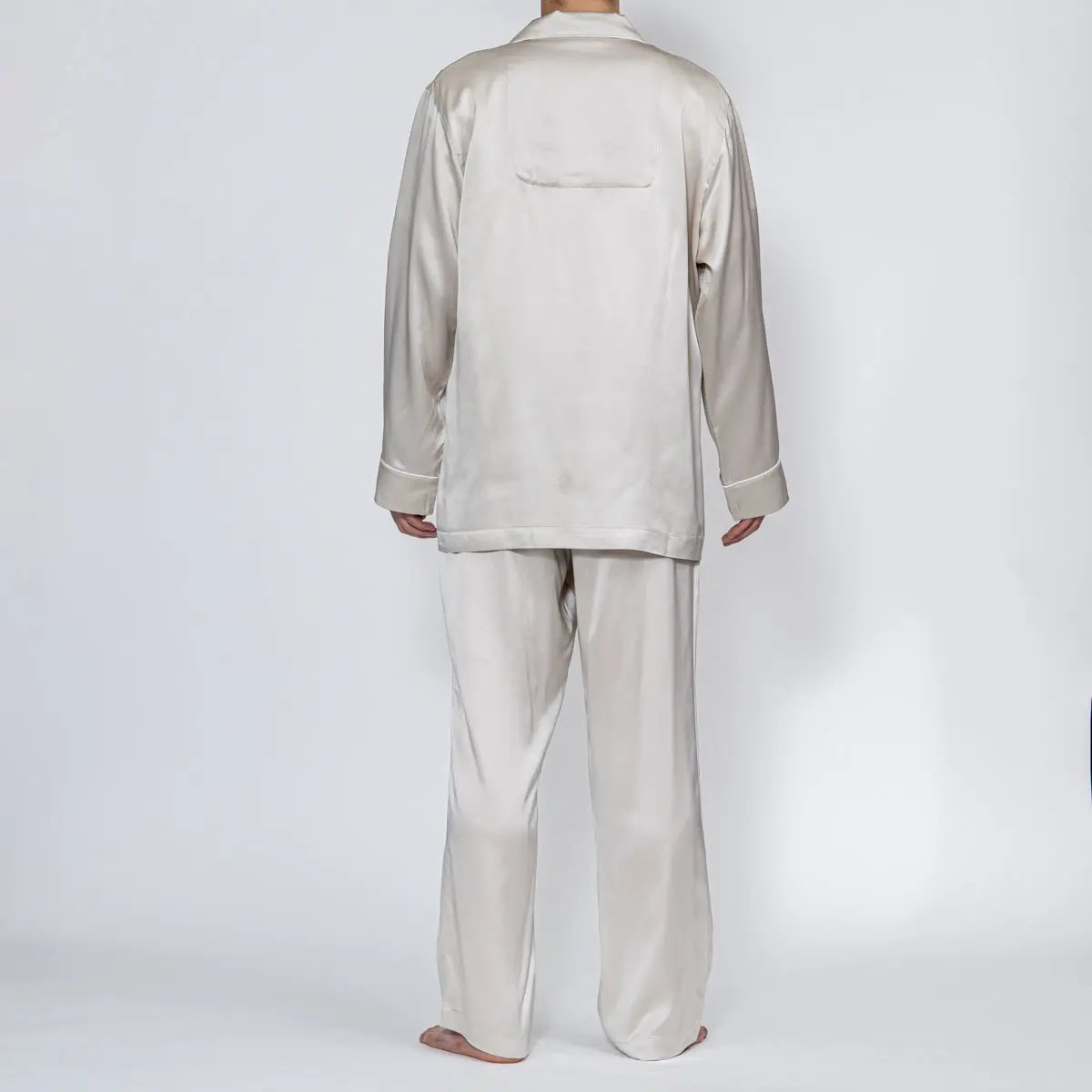 Aquascutum アクアスキュータム  シルクサテン無地 - パジャマ  RENOWNINX ONLINE SHOP