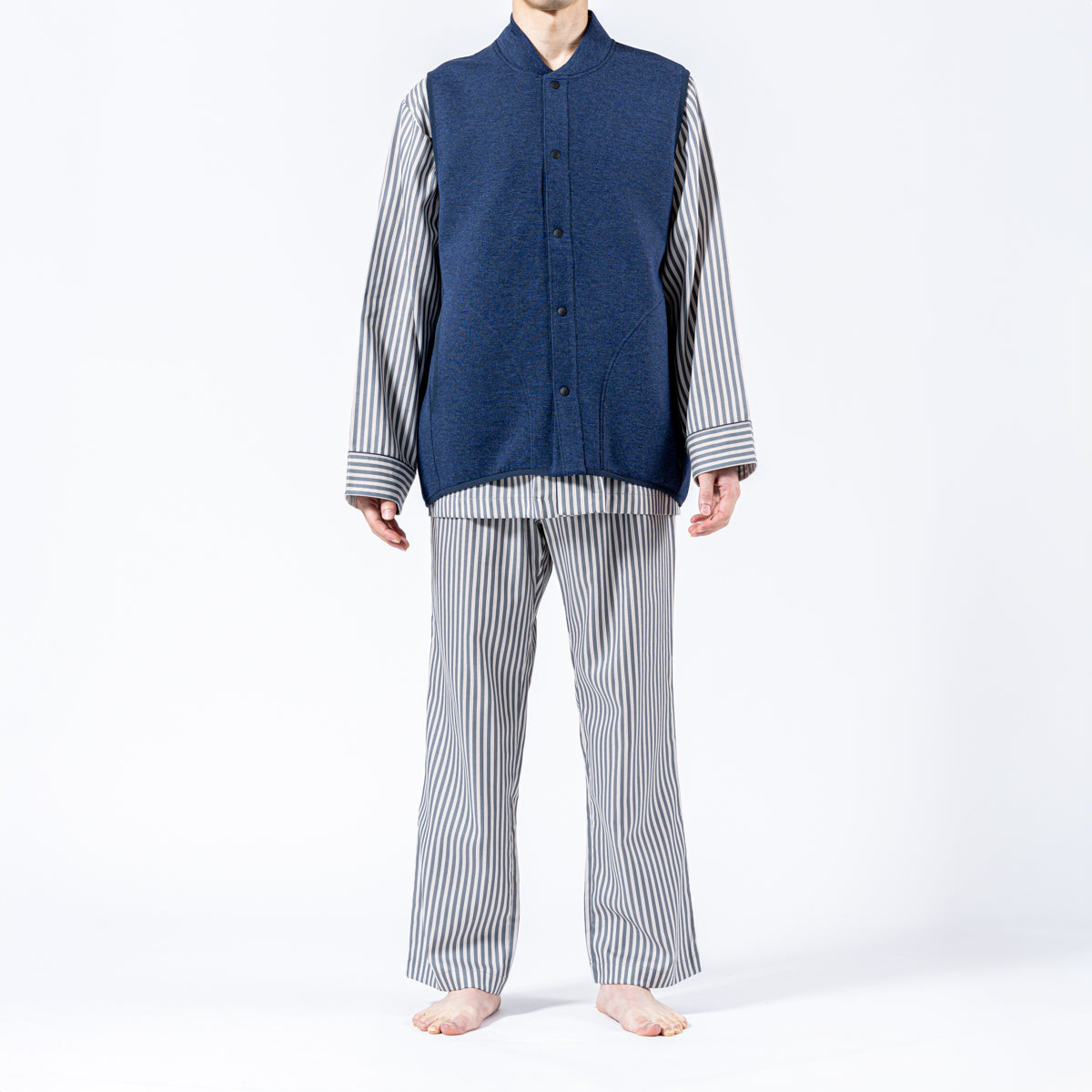 Aquascutum アクアスキュータム TR Cカードボード無地ベスト - ガウンはおりもの  RENOWNINX ONLINE SHOP