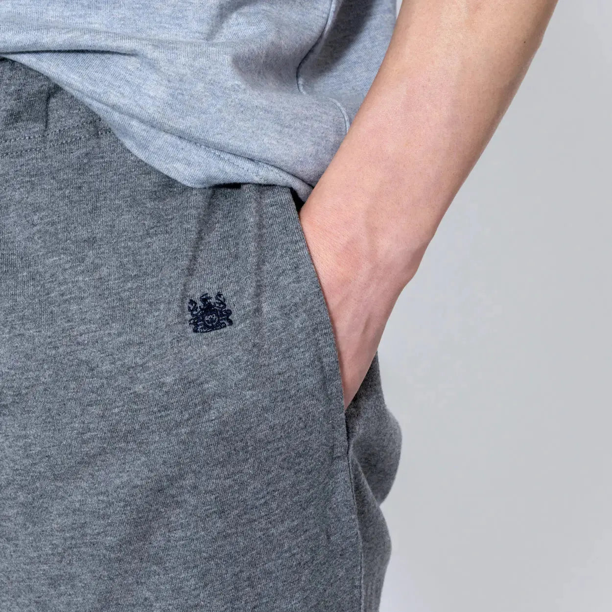 Aquascutum アクアスキュータム ボトムス 天竺無地イージーパンツ
